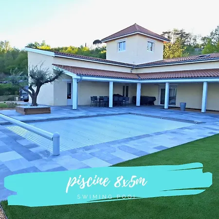 Ambre Piscine Et Boules Aux Portes De Lyon